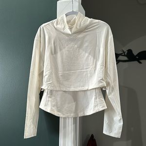 Athleta Snow White Cinch Layer Top